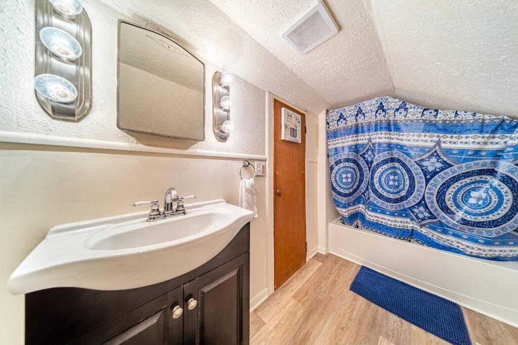 Cottage In The Falls, 2 B, 2 Bath, Fireplace Cuyahoga Falls Exterior photo